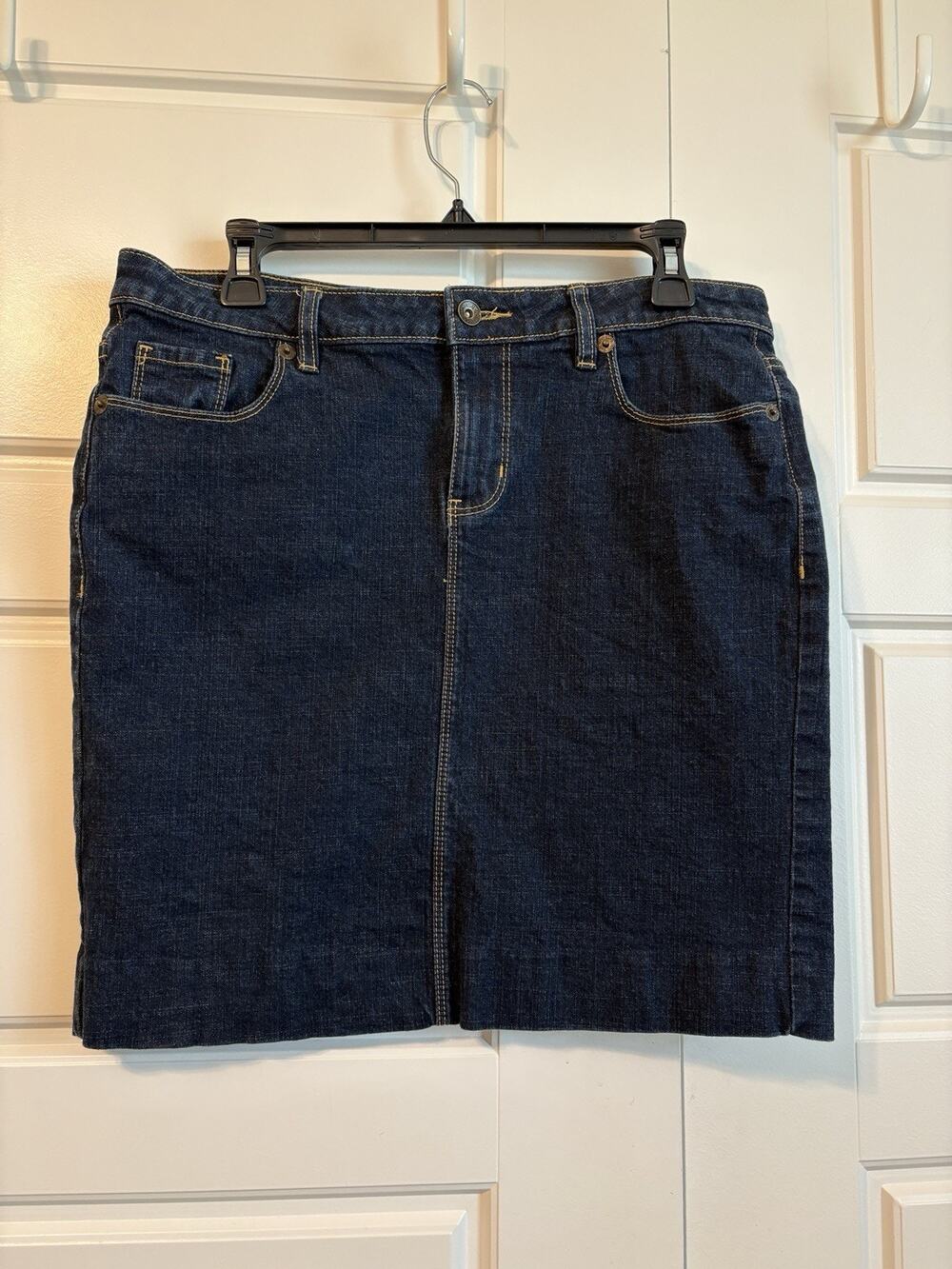 Apt. 9 Denim Skirt Size 10 Pencil Skirt Stretch Blue Jean Back Slit Work School